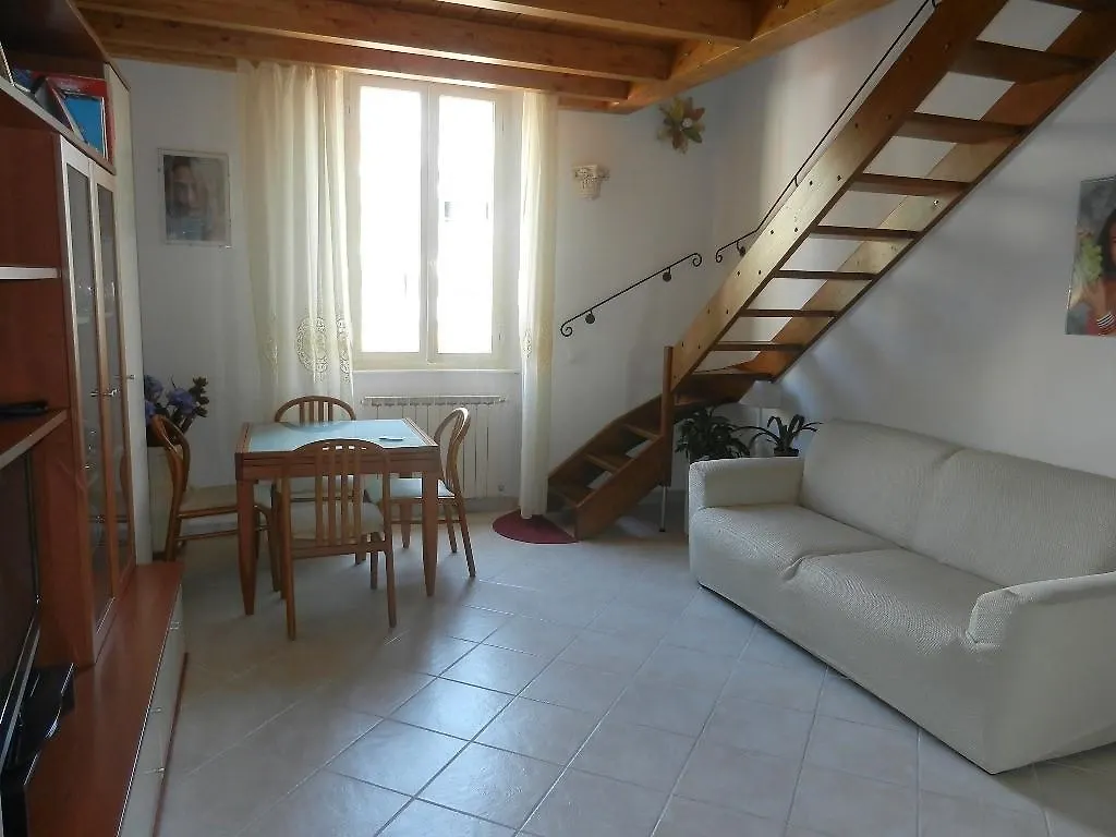 Rose Apartment Marina Di Carrara 0*,